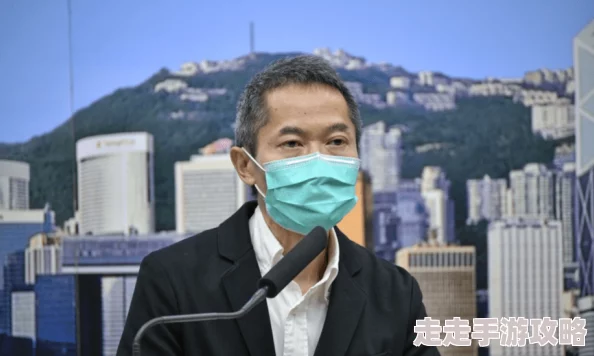 被室友发现是双性摁着草，竟然引发了一场意想不到的争论与理解，让我们一起看看他们之间的故事发展