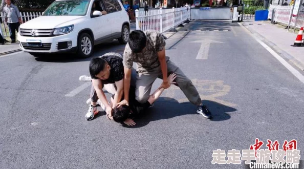 美女抠逼喷水事件最新进展：相关人员已被警方拘留，案件正在进一步调查中