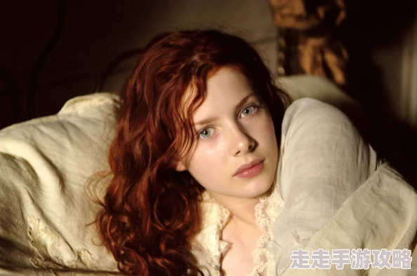 探索丰满老妇的魅力：粗大猛烈进人带来的高清视觉盛宴与情感交织