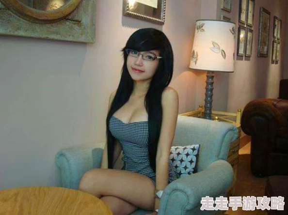 美女光胸光屁屁清楚图片此标题可能涉及不雅内容，请谨慎浏览