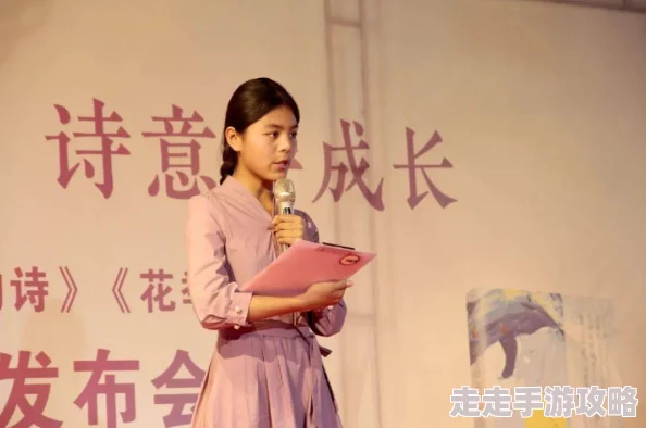 漂亮妈妈张琳的故事张琳最近参加了社区志愿活动，帮助孩子们学习绘画，受到大家的热烈欢迎