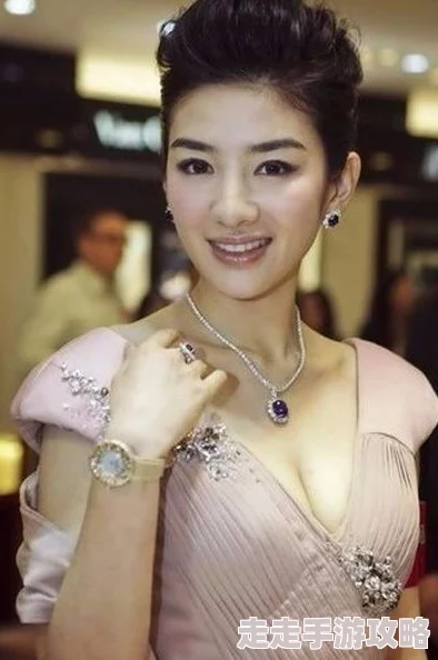 龚玥菲裸乳写真无遮挡近日曝光引发热议网友纷纷评论其大胆表现