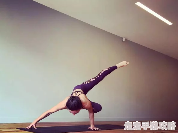 提臀来见近日一项研究显示提臀运动能有效改善体态与增强核心力量