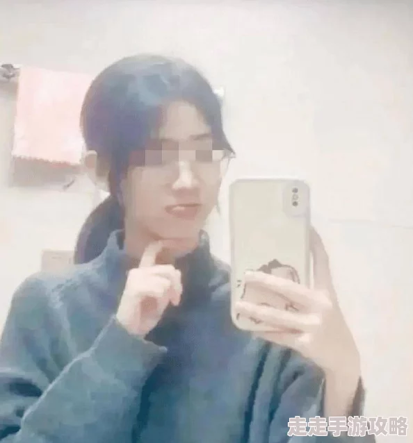 爆操高中生校内流传与多名教师有染据说频繁出入高档酒店