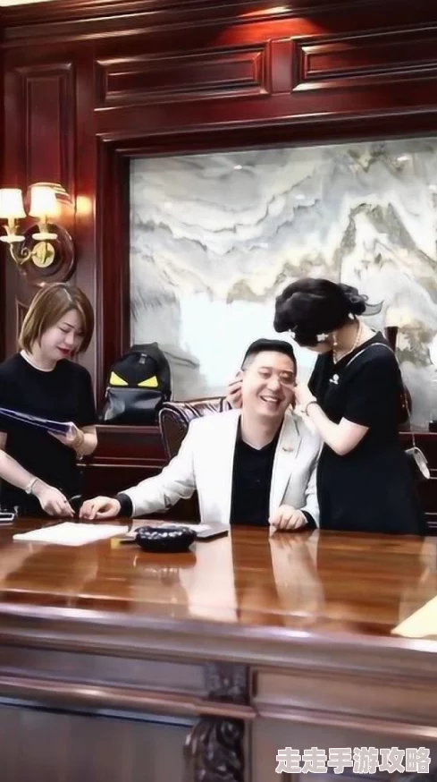 老板的妻子网友称其优雅大方气质出众持家有道令人羡慕