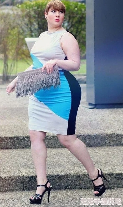 另娄姓老熟妇BBwBBW为何举止优雅谈吐得体令人倾慕