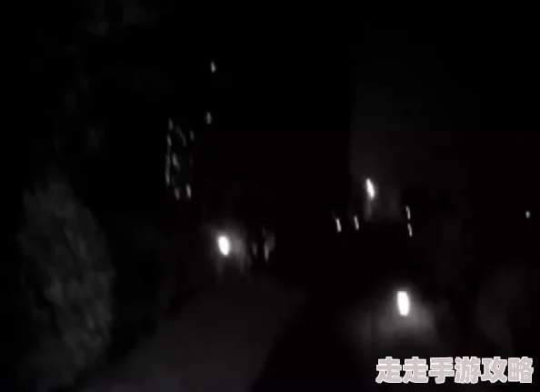 两个男生做酿酿酱酱的小视频为什么让人欲罢不能也许是因为它呈现了一种禁忌的诱惑和刺激