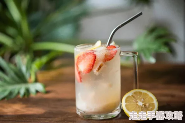 蜜桃草莓荔枝375ml：夏日清凉饮品新选择，带你体验果香四溢的美味享受！