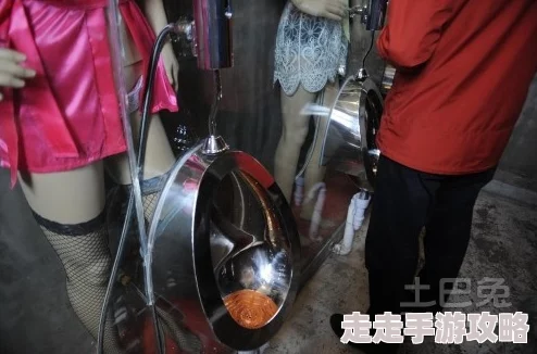 美女扒开尿口来摸，现场反应热烈，引发网友热议与讨论，究竟背后隐藏着怎样的故事？