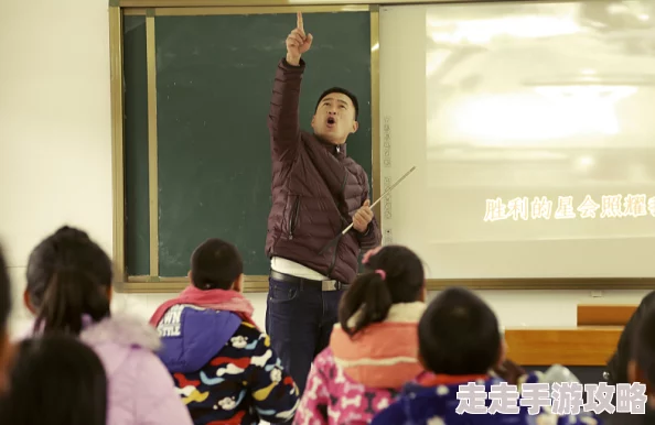 韩国年轻漂亮女教师6：她在课堂上展现出独特的教学风格，吸引了众多学生的关注与喜爱