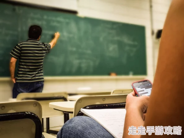脱了老师的裙子猛然进入，学生们的反应让人意外，背后隐藏着怎样不为人知的故事？
