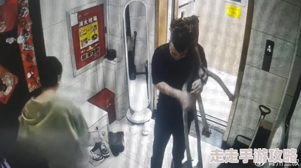成熟美妇跪趴承受撞击，近日在社交媒体上引发热议，网友们纷纷讨论其背后的故事与影响