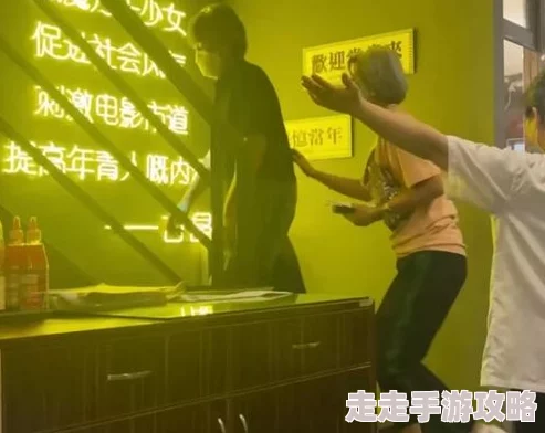 成熟美妇跪趴承受撞击，近日在社交媒体上引发热议，网友们纷纷讨论其背后的故事与影响