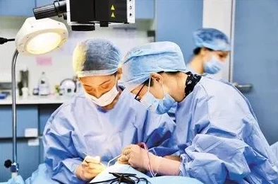 国产三级漂亮护士与流氓医生：医院管理加强，医护关系逐步改善，患者满意度显著提升