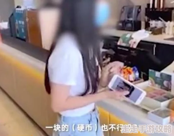 边亲边揉边摸下面好爽视频引发网友热议，许多人表示这种内容过于露骨，不适合在公共平台传播