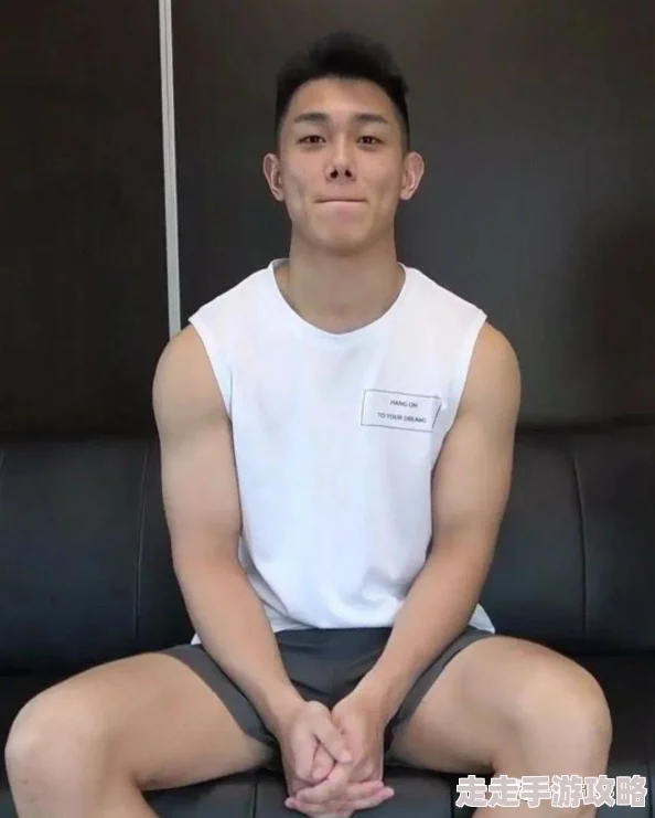 宏翔GAY被猛男CAO精品，近日在社交媒体上引发热议，网友们纷纷讨论相关视频和图片的真实性