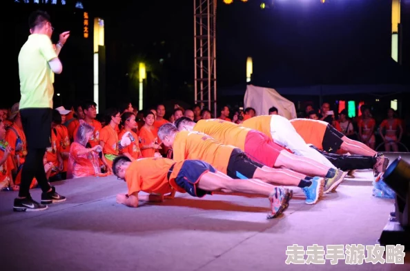 男女上下拱120秒：全新挑战赛引发热议，参与者分享独特体验与趣味瞬间！