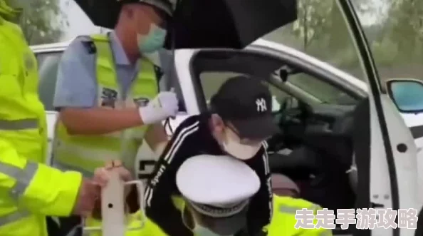 电车痴汉干扰乘客事件引发社会关注，警方加强公共交通安全巡查，呼吁市民提高警惕，共同维护出行环境