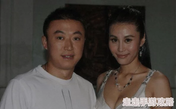赵铭裸乳照曝光引发热议，网友纷纷讨论其背后的故事与影响