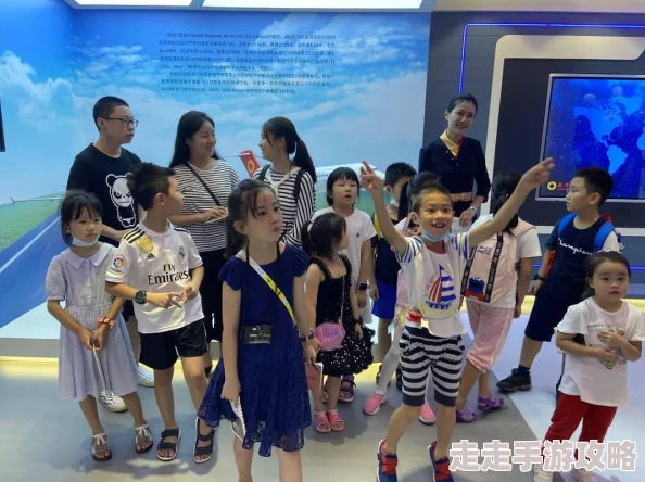 在飞机上与乘务员发生亲密关系的奇妙经历与背后故事