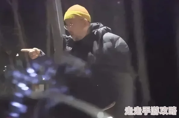 日本夏冰寒说：娇妻玩3p被两个男人伺候，最新动态引发热议，网友纷纷讨论其背后的情感与道德问题