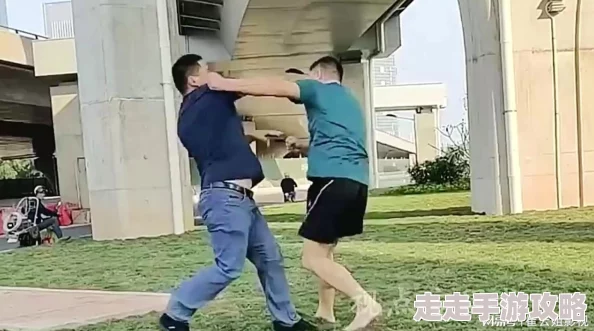 女人扒下裤让男人桶到爽，最新进展：双方在社交媒体上分享了各自的感受，引发热议与讨论