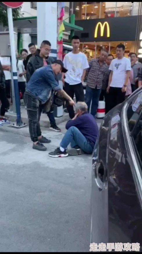 男Ji大巴进入女人的视频，真是让人震惊，这种行为太不道德了！希望能引起重视