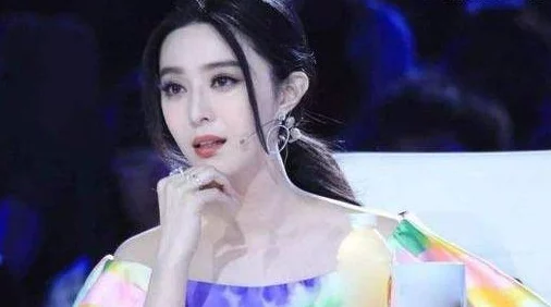 国模冰冰三人组炮18p，网友们纷纷表示这组照片真是太惊艳了，视觉冲击力十足！