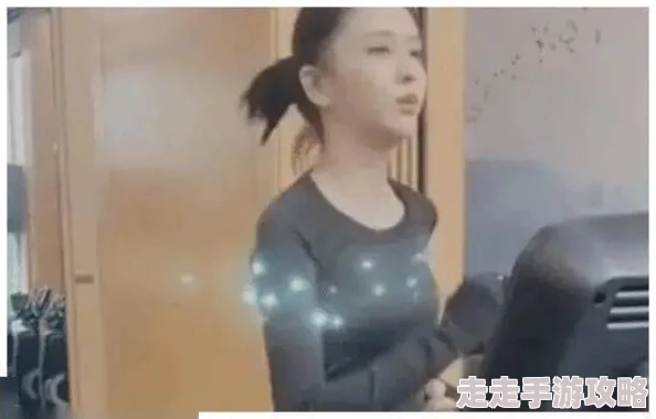黄到让你下面湿的视频 网友评价：这视频真是太刺激了，画面火辣，让人忍不住想要更多，绝对值得一看！