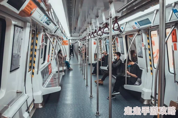 网友热议：探索最佳地铁紧急避险建筑设计模型，揭秘安全逃生新方案，专业推荐引领未来城市应急规划潮流