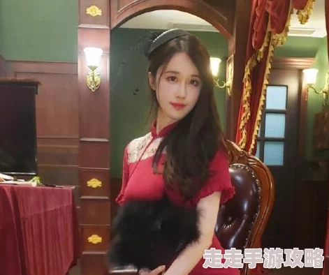 国内爽视频精品视频某知名演员深夜被曝光与神秘女子共进晚餐，疑似新恋情曝光