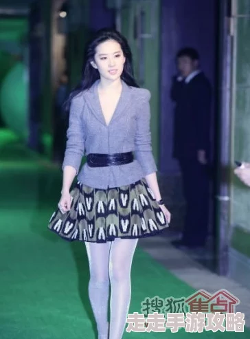 亚洲制服丝袜在线播放某知名女星私下喜爱此类影片