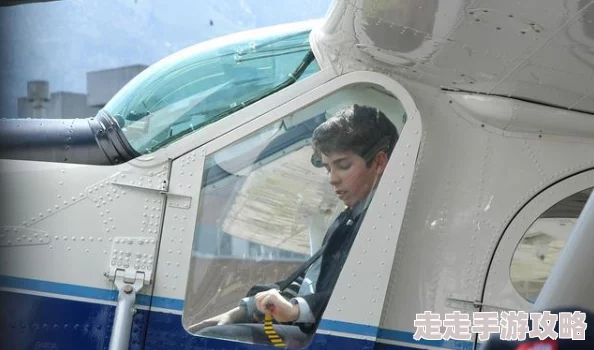 超帅chinese直男飞机大理石人勇敢追梦坚定信念成就非凡人生