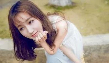 反串红刺北近日在某地发现了一种新型红刺北，吸引了众多生物爱好者前来观赏