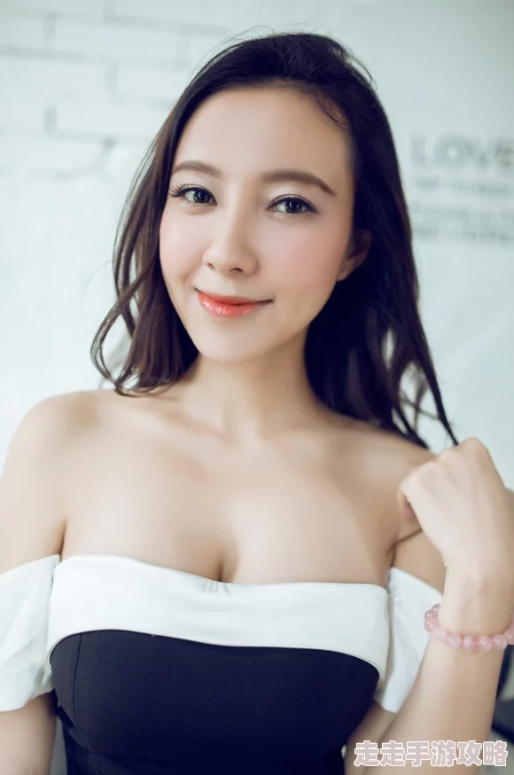松果儿套图最新发布的松果儿套图展示了多种风格的摄影作品，吸引了众多粉丝的关注