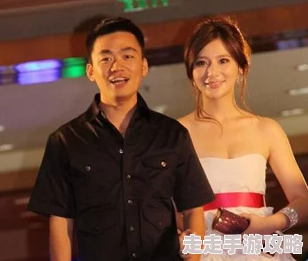 校花的秘密之路据说曾拒绝过三位富二代的追求引来众人猜测