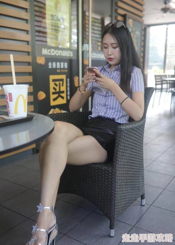 波多野结衣人妻女教师历史事件展现了成熟女性的魅力与自信传递积极的人生态度