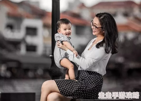 色哺乳妇hd据传女主角原是体操运动员后因伤退役转行