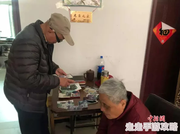 爷爷比我大三岁患老年痴呆症生活无法自理全家倍感压力